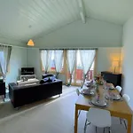 Thun Alps Scenic Views And Concierge By Swisshut *